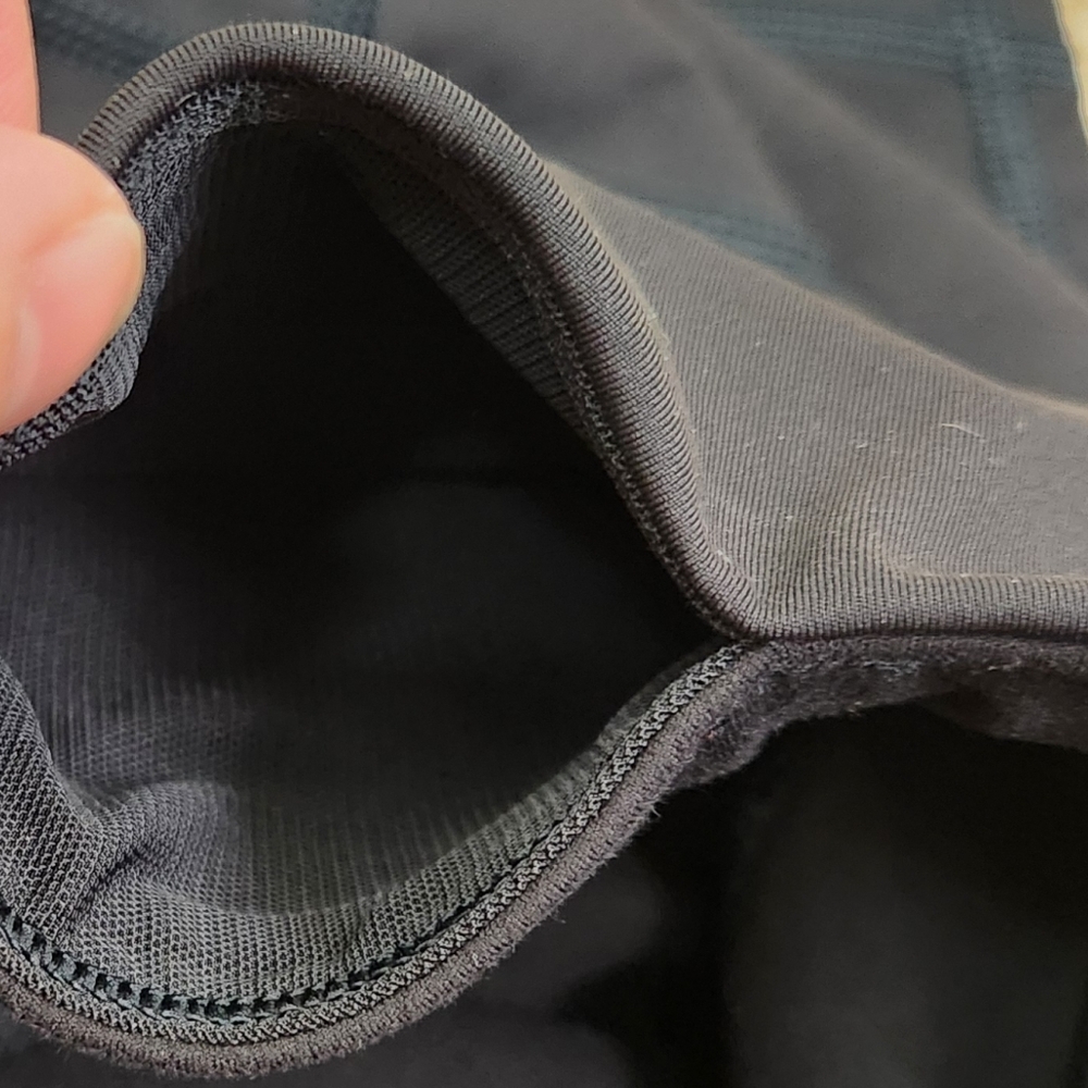 ATHLETA || Black Ankle Cropped Leggings - Picture 6 of 10